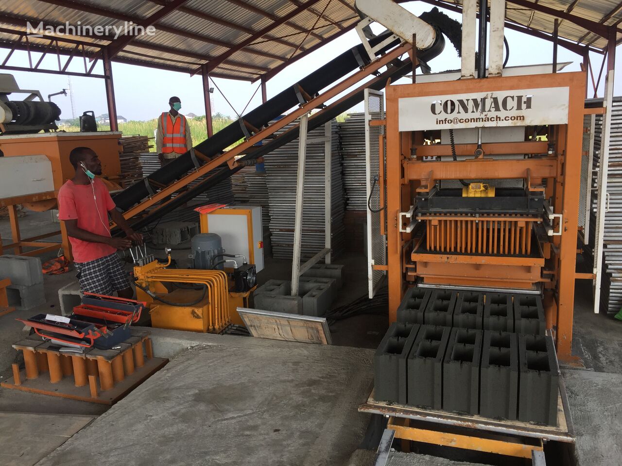 nauja betoninių blokų gamybos įranga Conmach BlockKing-12MS Concrete Block Making Machine - 4.000 units/shift