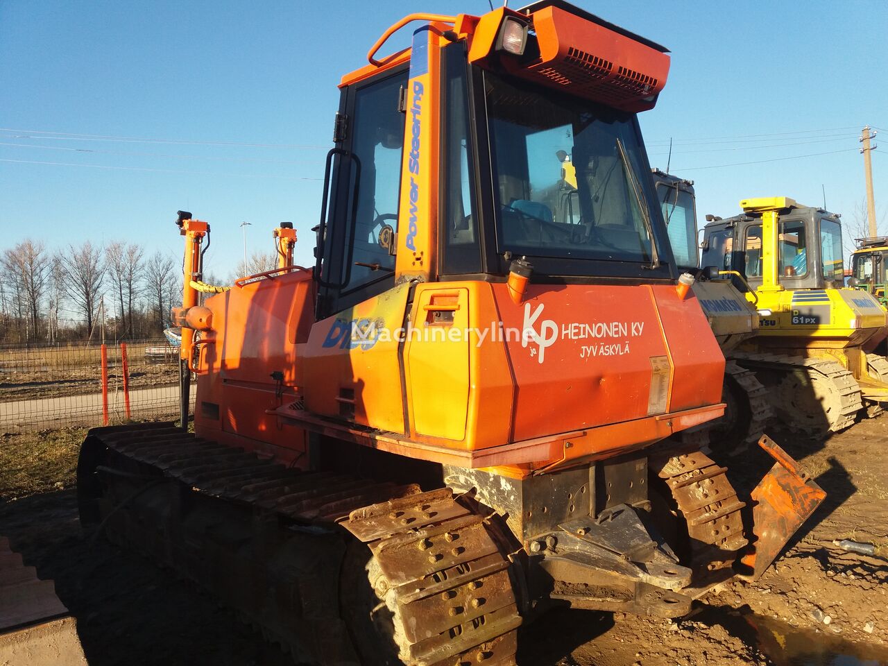 buldozeris Fiat-Kobelco D150 dalimis